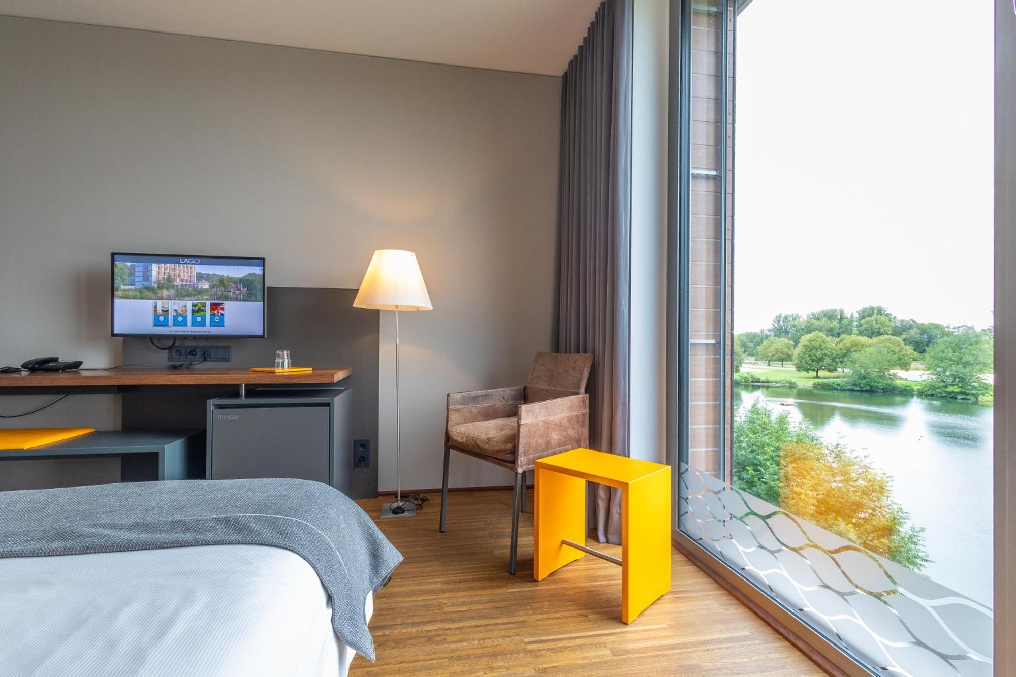 Lago Hotel & Restaurant Am See อูล์ม ภายนอก รูปภาพ